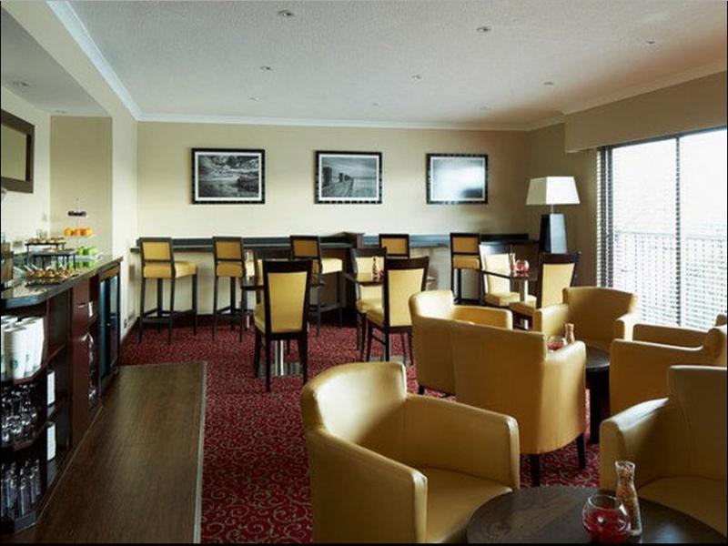 The Aberdeen Dyce Hotel Екстер'єр фото