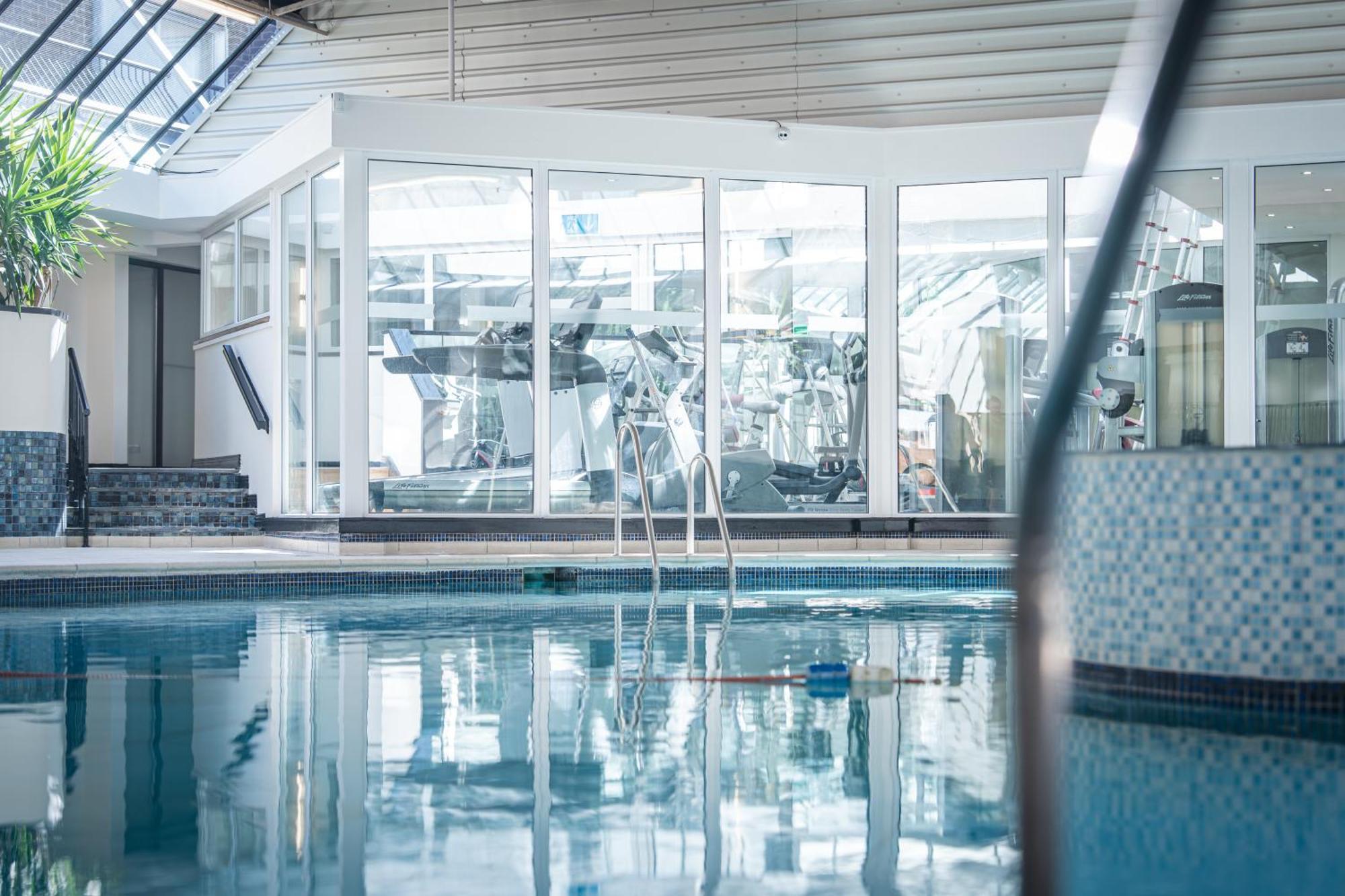 The Aberdeen Dyce Hotel Екстер'єр фото