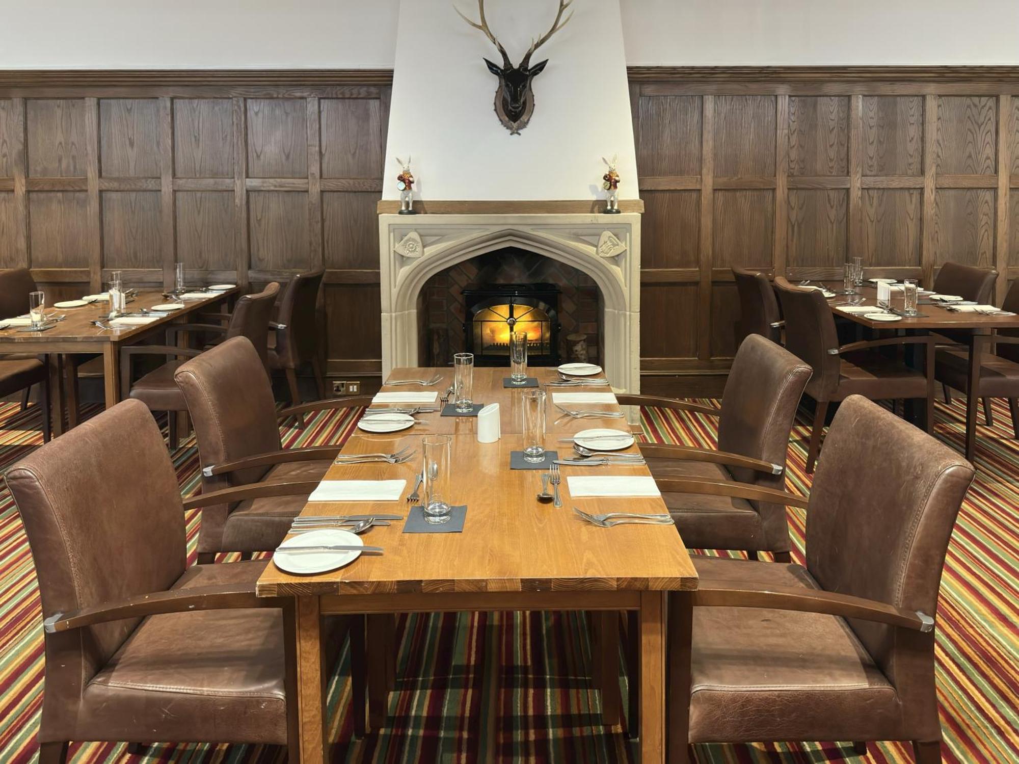 The Aberdeen Dyce Hotel Екстер'єр фото