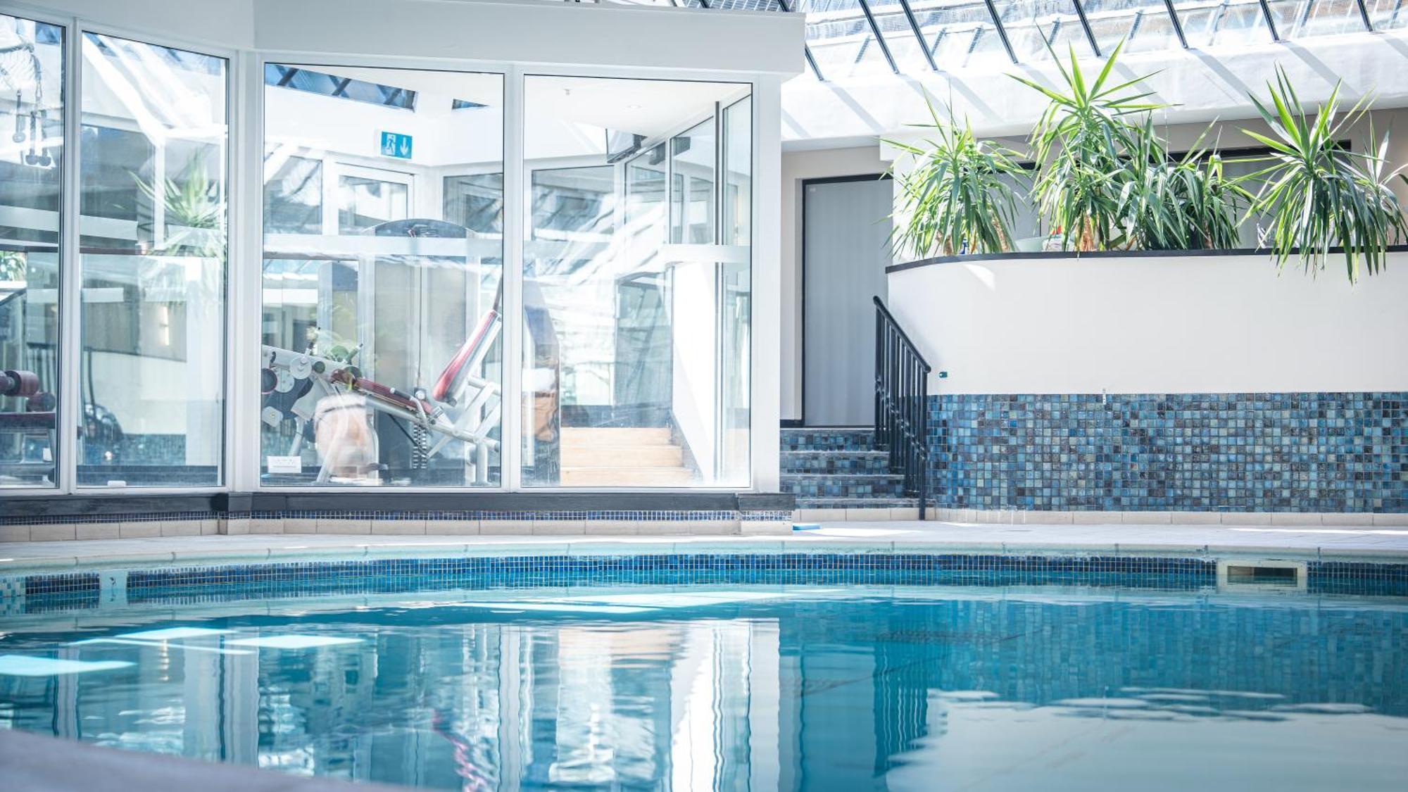 The Aberdeen Dyce Hotel Екстер'єр фото