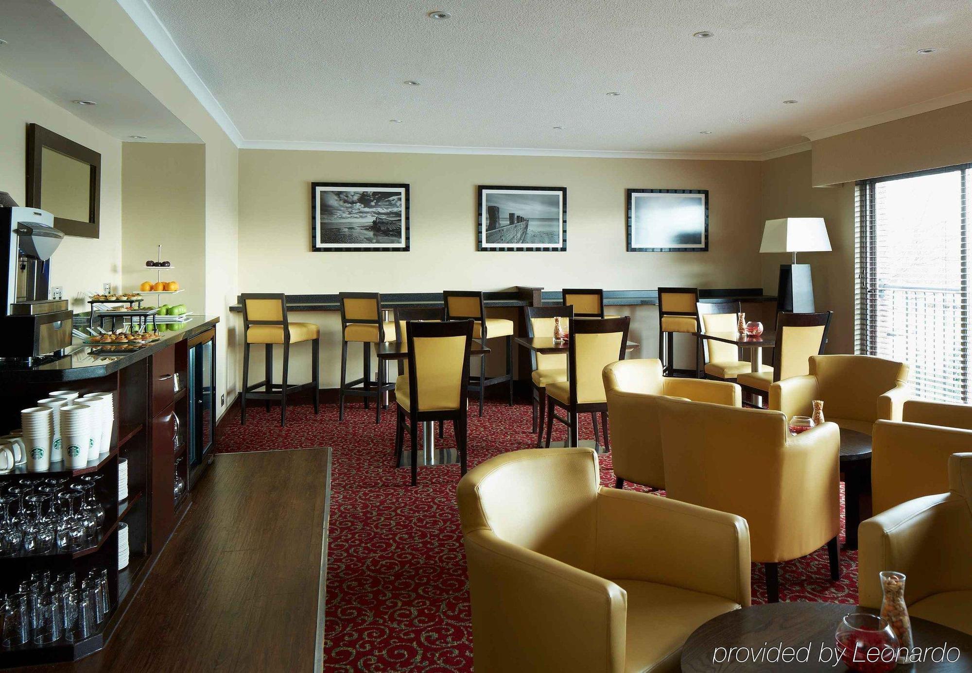 The Aberdeen Dyce Hotel Екстер'єр фото
