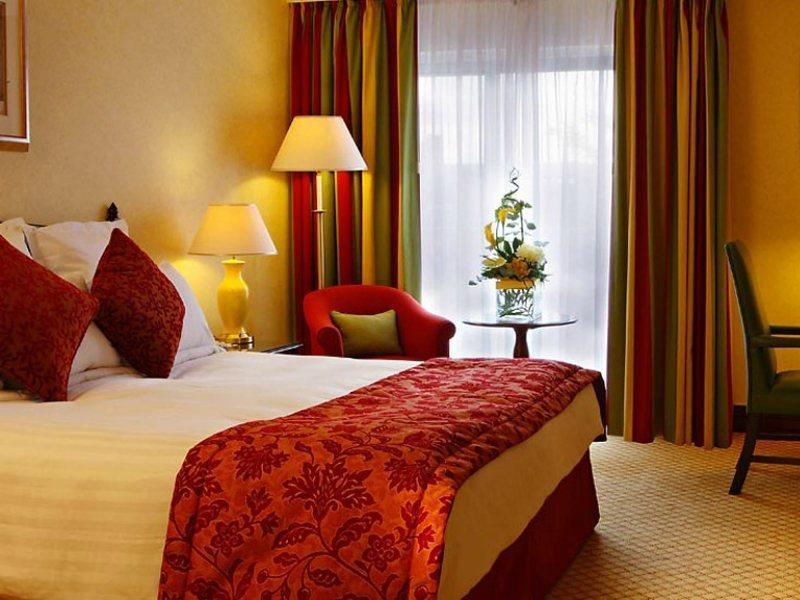 The Aberdeen Dyce Hotel Екстер'єр фото