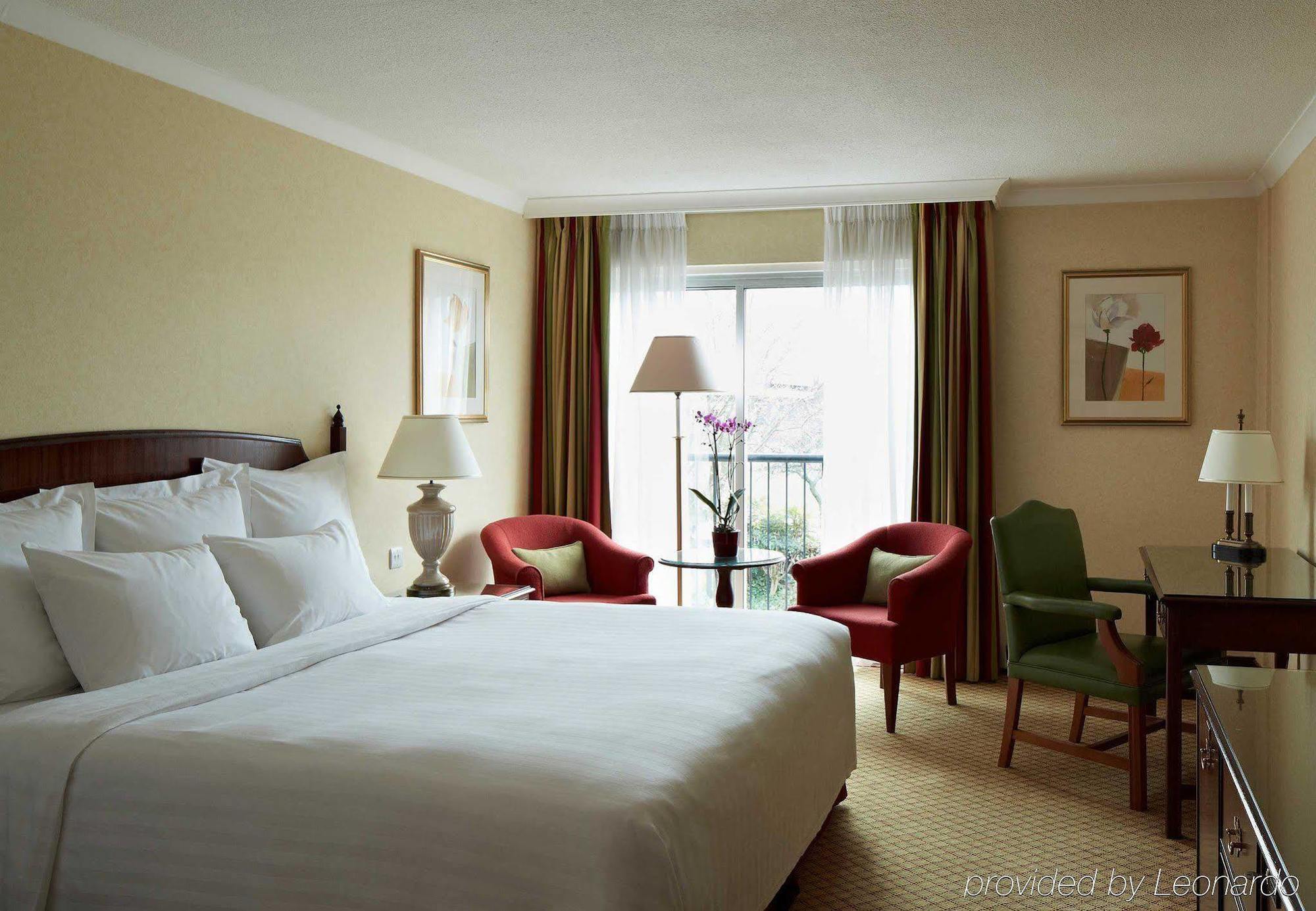 The Aberdeen Dyce Hotel Екстер'єр фото