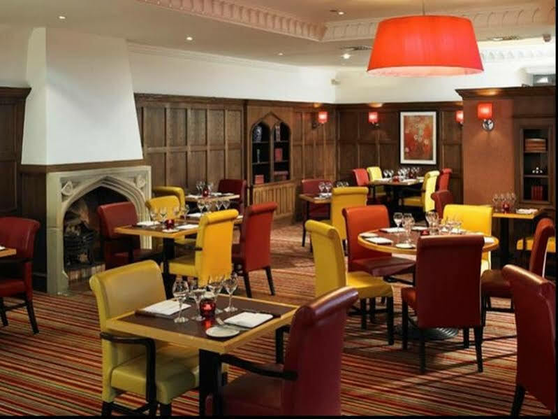 The Aberdeen Dyce Hotel Екстер'єр фото